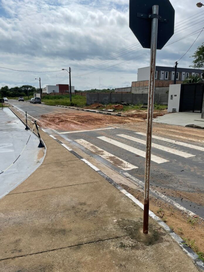 Moradores de Boa Vista cobram conserto de asfalto cortado após