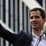 Venezuela pede alerta vermelho da Interpol contra Juan Guaidó