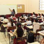 Imigrantes deverão ser matriculados nas escolas mesmo sem documento de escolarização, determina CNE