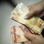 Novo valor do salário mínimo entra em vigor neste sábado (1º) e roraimenses comemoram