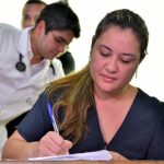 Deputado denuncia secretária de Estado por suposto descumprimento de expediente