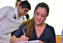 Deputado denuncia secretária de Estado por suposto descumprimento de expediente