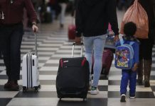 Férias escolares aumentam procura por autorizações de viagem para menores em Roraima férias