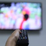 Serviços de TV, internet e telefone podem ser suspensos durante as férias