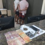 Homens são detidos com drogas e dinheiro na praça Mané Garrincha