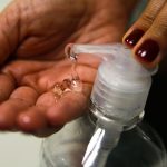 Álcool gel é eficaz na prevenção ao coronavírus, afirma conselho