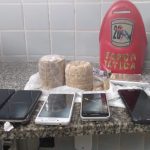 Policiais do Bope prendem três jovens com quase um quilo de pasta base de cocaína no Senador Hélio Campos