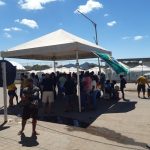 Moradores de Pacaraima fazem protesto após adolescente ser estuprada