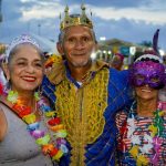 Na segunda noite de carnaval, idosos do Cabelos de Prata animam Baile da Saudade na Praça Fábio Marques Paracat