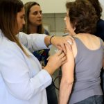 Lei estadual garante vacinação em domicílio para pessoas idosas