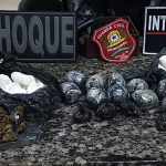 Três pessoas são presas na zona Oeste suspeitas de tráfico; policiais apreenderam quase um quilo de cocaína e skunk