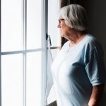 Aprenda como aliviar os sintomas de transtornos causados pelo isolamento