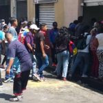 Na Venezuela, manifestantes protestam contra escassez de alimentos e entram em confronto com a Guarda Nacional
