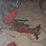 Motos são encontradas em desmanche após denúncia anônima à Polícia Militar; ninguém foi preso