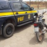 Moto roubada é recuperada pela PRF no Cantá; condutor foi preso por receptação