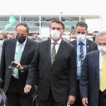 Bolsonaro vetará reajuste de salário a servidores