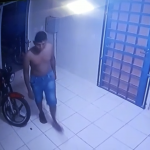 Vídeo: Dona de casa diz que teve apartamento invadido em Boa Vista e que acordou com suspeito sem roupas no quarto
