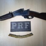 Duas espingardas e 46 munições são apreendidas na BR-174