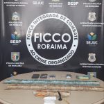 Dois são presos com R$ 18 mil, arma e cocaaína durante busca por foragido em Boa Vista