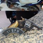 Jovem é preso e arma é apreendida após roubo em posto de combustível na zona Oeste de Boa Vista