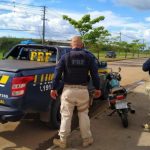 PRF recupera motocicletas e prende homem por embriaguez ao volante na BR-174