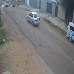 Vídeo: Carro bate em moto e motorista foge sem prestar socorro no Treze de Setembro