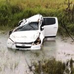 Carro sai da pista, capota e deixa quatro feridos na BR-174