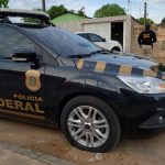Operação da PF cumpre mandados contra grupo que operava garimpos ilegais na TI Yanomami