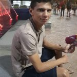 Motorista de aplicativo é esfaqueado e tem carro queimado em assalto na zona Oeste de Boa Vista