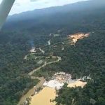 Imagens de líder indígena mostram devastação causada por garimpo em Terra Yanomami