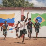 Exposição Urbana sobre migrantes no Brasil ganha nova projeção e movimenta nove capitais do Brasil no dia 18