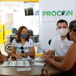 Consumidores e lojistas de shopping são orientados pelo Procon Assembleia