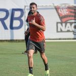 Thiago Maia vai a campo e treina no Flamengo para a final da Libertadores
