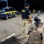 Mulher é detida por conduzir moto com restrição de roubo e furto na BR-174