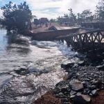 Trecho da BR-401 em Normandia está interditado após ponte ser arrastada por correnteza