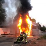 Ônibus pega fogo enquanto transportava pessoas em Boa Vista