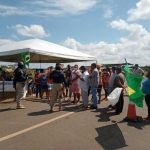 Manifestantes tentam impedir passagem de cargas para a Guiana