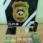Mulher é presa com drogas no Centro de Boa Vista drogas apreendidas em posse da mulher