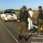 Homem é preso com pistola, munição e carotes de combustível na BR-174