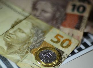 Segunda parcela do décimo terceiro para trabalhadores no regime CLT deve ser paga até dia 19