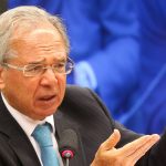 Guedes afirma que subida dos juros deve provocar desaceleração na economia