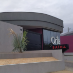 Empresário que matou jovem a tiros na frente de motel se entrega à polícia