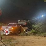 Acidente entre duas picapes acaba em capotamento no Paraviana