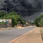 Incêndio atinge grande área de vegetação no Nova Cidade