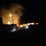 Incêndio atinge vegetação em terreno baldio e assusta moradores em Boa Vista; veja vídeo