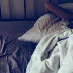 Sono ruim está ligado ao acúmulo de placas perigosas em todo o corpo, diz estudo