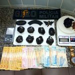 Homem é preso em flagrante com skunk e dinheiro em barbearia na zona Oeste de Boa Vista