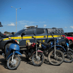 PRF apreende mais de 7 mil litros de combustível irregular e recupera cinco motos adulteradas na BR-174, em Roraima
