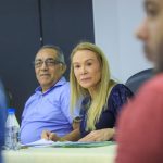 Teresa firma compromissos com servidores estaduais em reunião