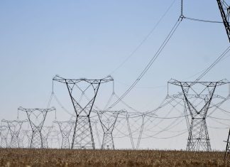 Justiça mantém reajuste da energia em Roraima e abre prazo para Aneel explicar aumento